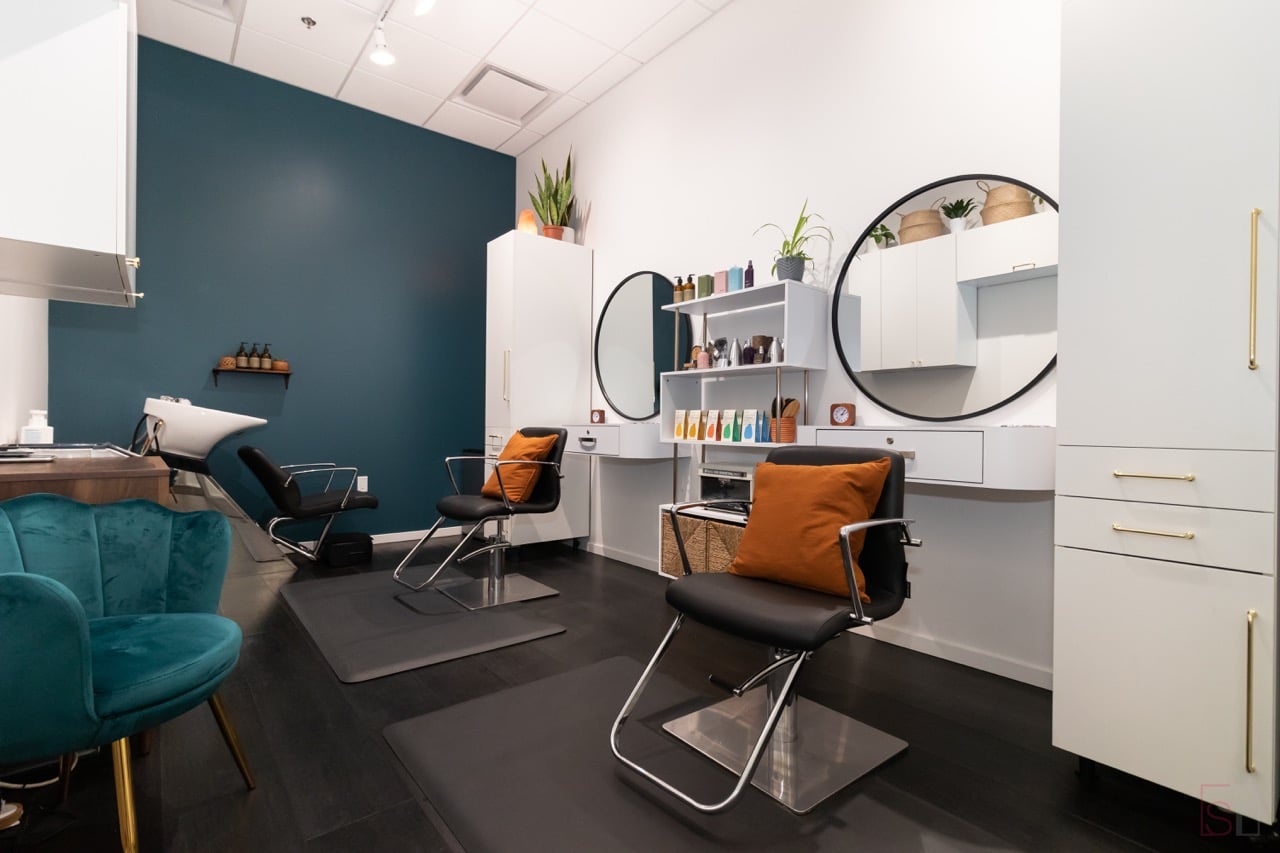 A salon space for rent provides the opportunity for you to branch out on your own.